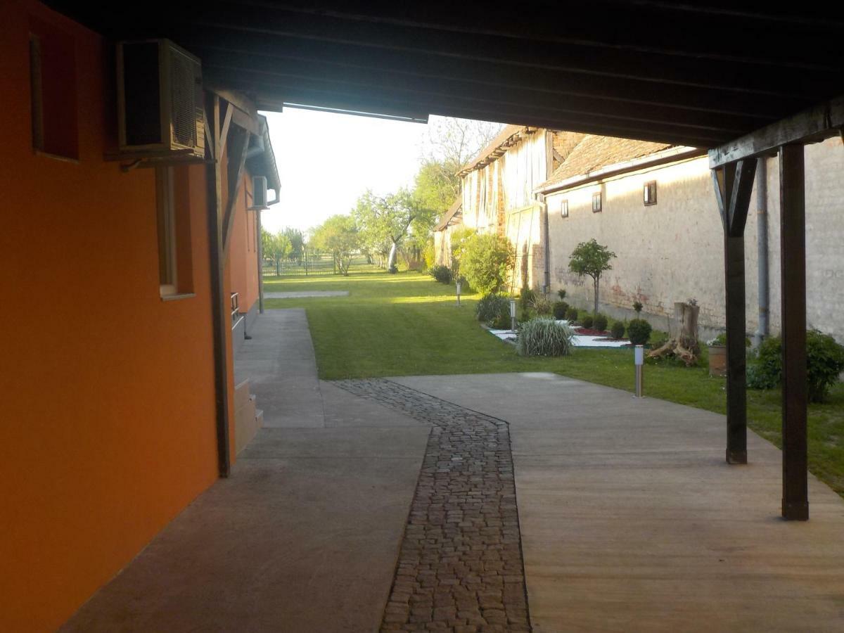 Apartmani Baotic Zupanja Exterior photo