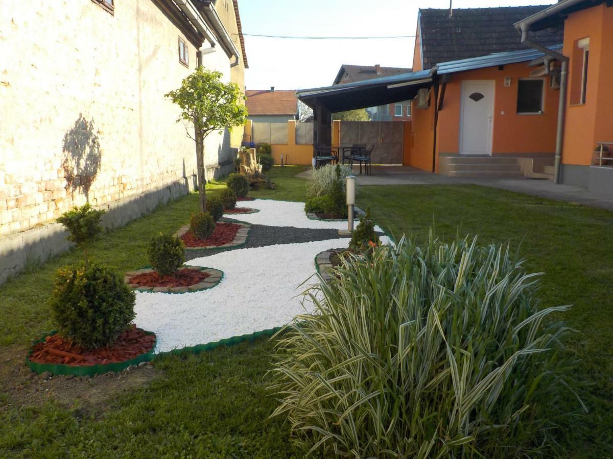 Apartmani Baotic Zupanja Exterior photo