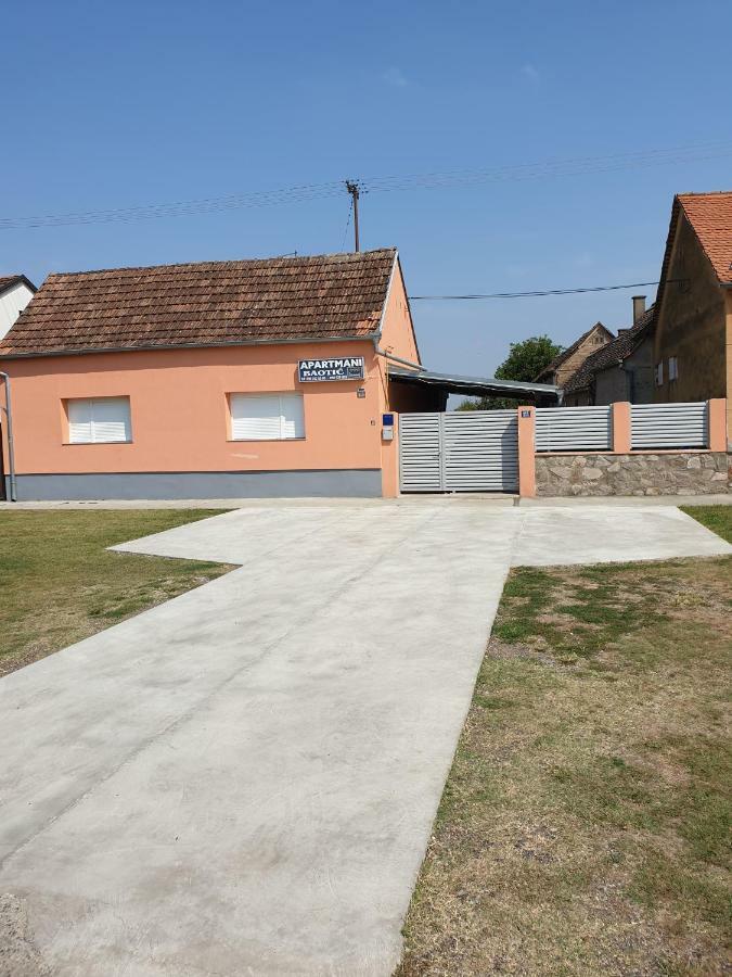Apartmani Baotic Zupanja Exterior photo